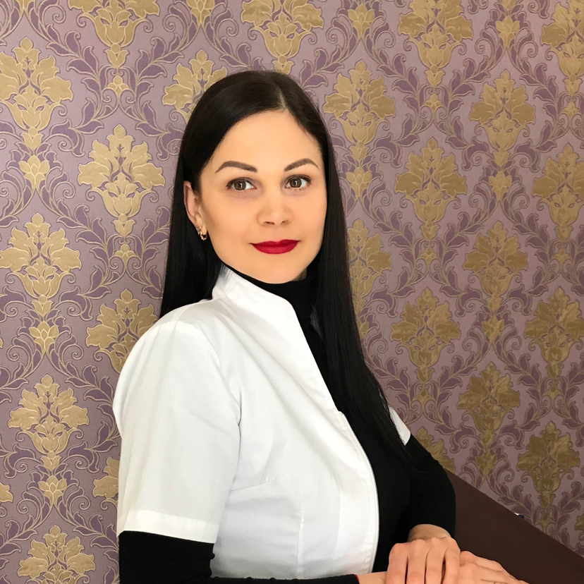 Алёна Комарова