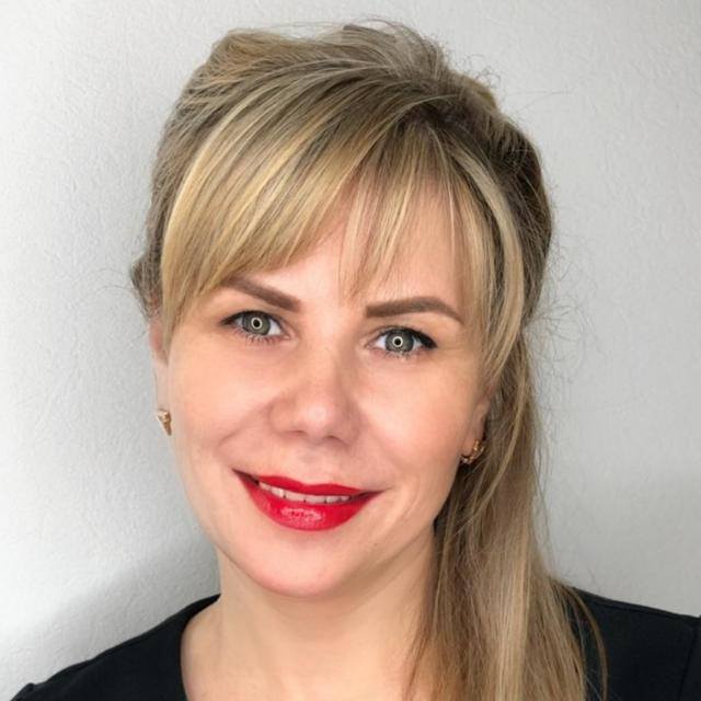 Елена Савицкая