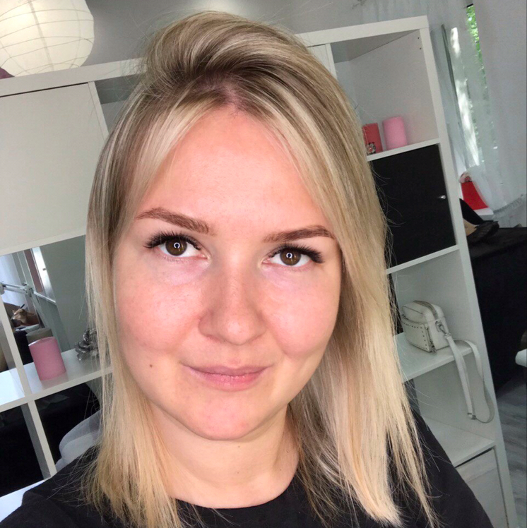 Оля Ресничка